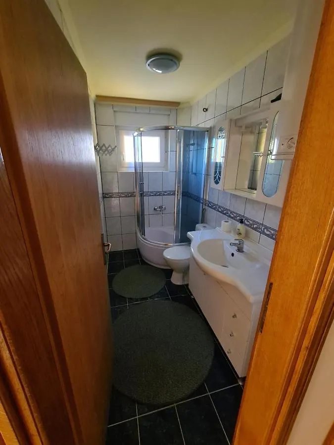 Mali Marino 1 Apartment Selce